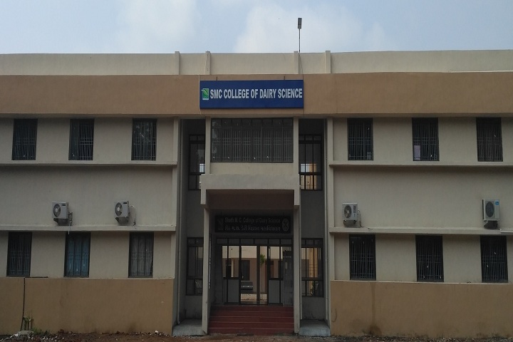 https://cache.careers360.mobi/media/colleges/social-media/media-gallery/19203/2019/1/7/Campus View of Sheth MC Polytechnic in Agriculture Anand_Campus-View.jpg